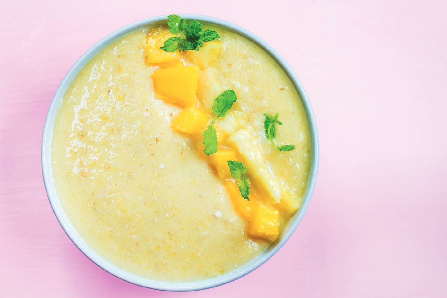 Tropical Pineapple Smoothie Bowl